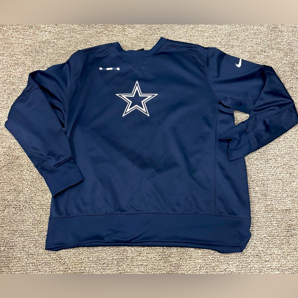 Dallas Cowboys Nike on field sweatshirt. Size XXL.